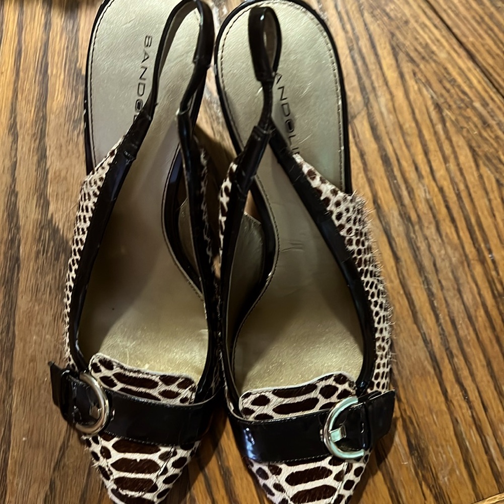 Bandolino calf leather slings. Brown , black and cream in color. Size 9.5